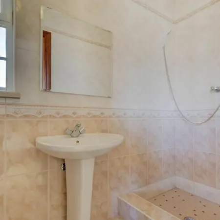 Sleeps 12 With Pool And Wifi Villa Parchal