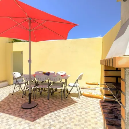 Sleeps 12 With Pool And Wifi Βίλα *