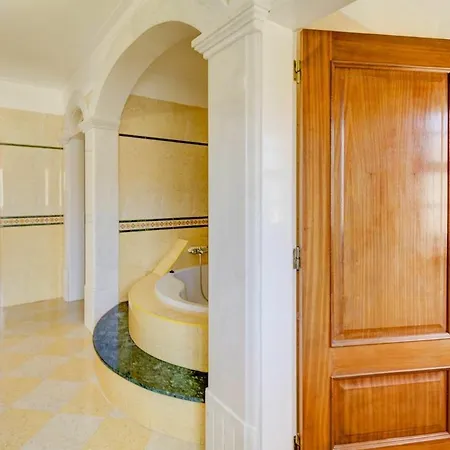 Sleeps 12 With Pool And Wifi *