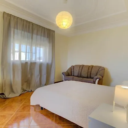 Sleeps 12 With Pool And Wifi * Parchal