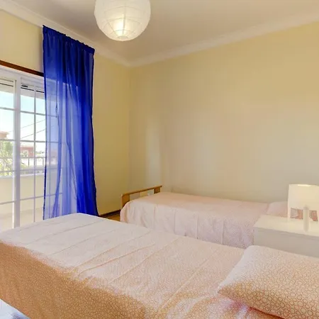 Villa Sleeps 12 With Pool And Wifi
