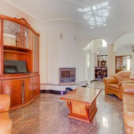 Sleeps 12 With Pool And Wifi Villa Parchal